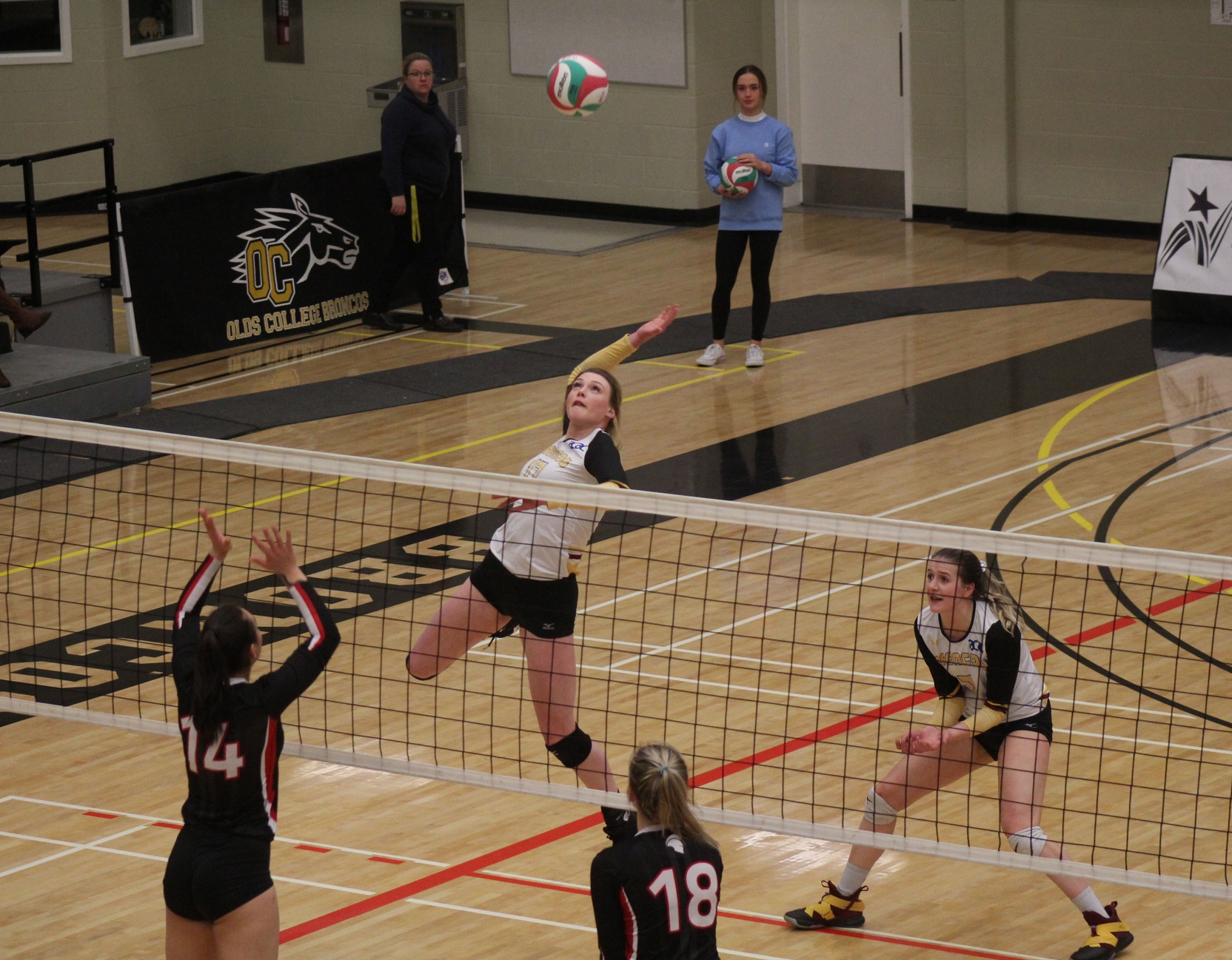 Broncos fall in tight match to SAIT