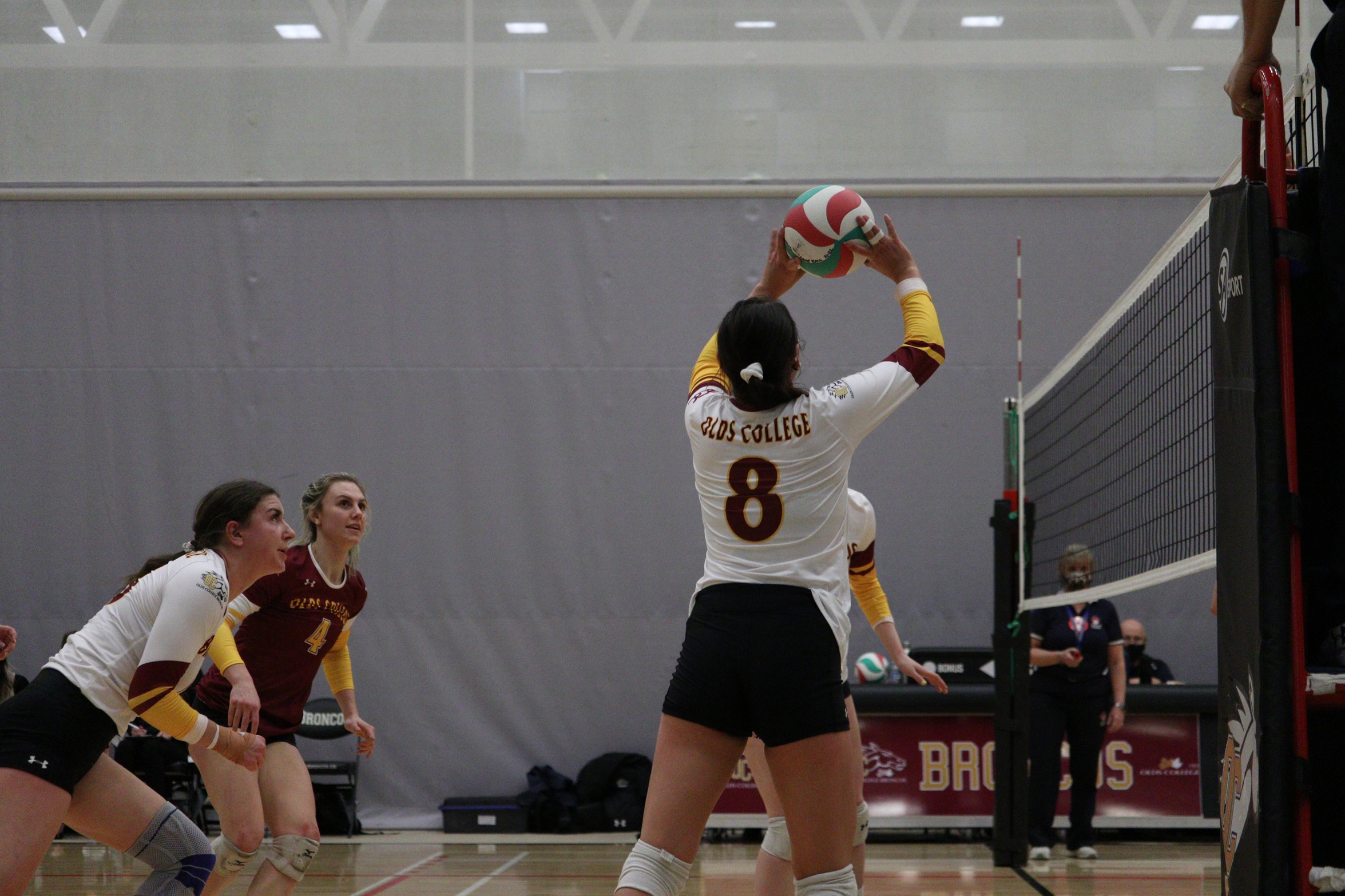 Broncos Women’s Volleyball edged out by Clippers